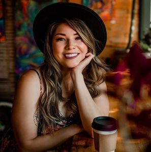 Meet your Posher, Trinnie